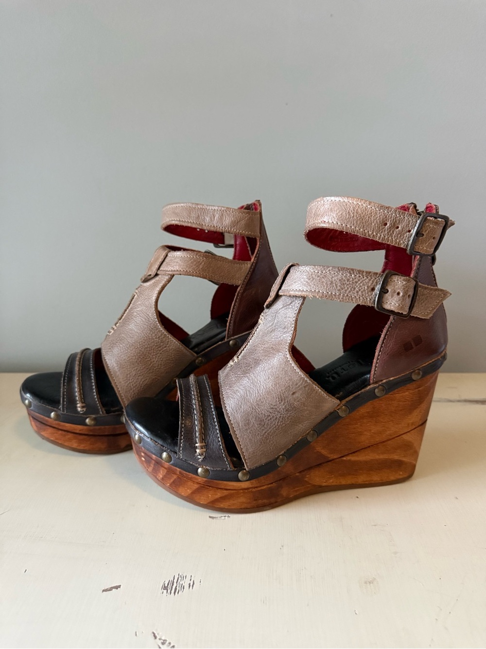 Bed Stu Women's Princess Starry Night Leather Wedge Sandals • Women’s 9